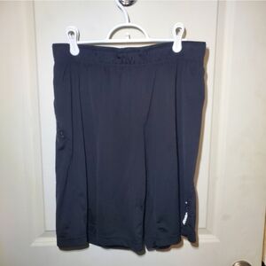 Rebox play dry mens sport shorts size medium.